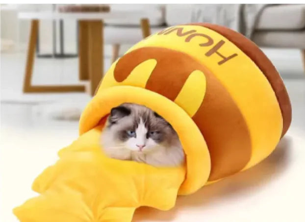 Honey Pot Calming Pet Bed - All-Season Nest
