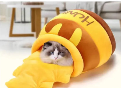 Honey Pot Calming Pet Bed - All-Season Nest