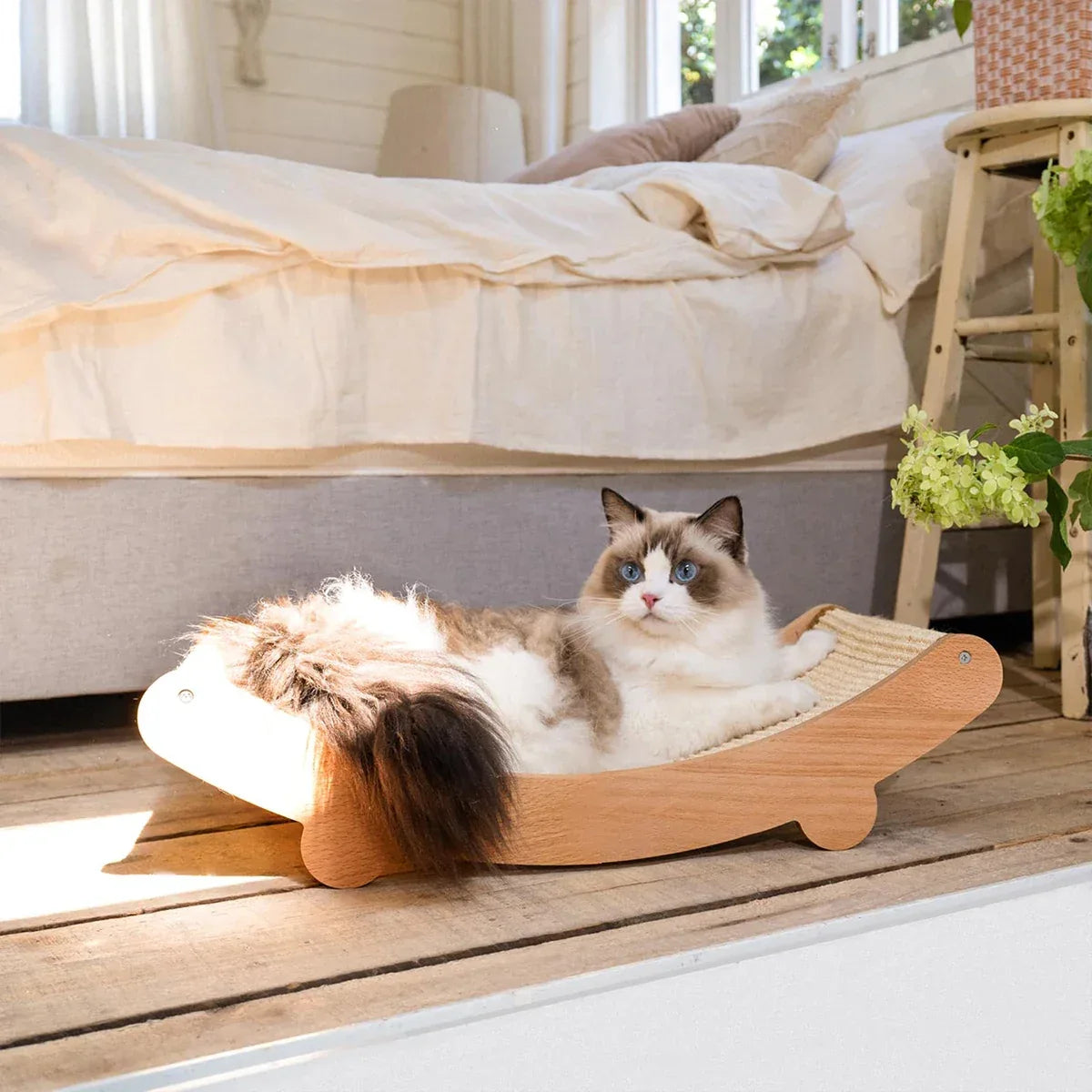 Natural Wood Cat Scratcher & Lounge - 2-in-1 Bed - Petmartopia